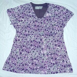 Med Couture purple/white print Scrub Top